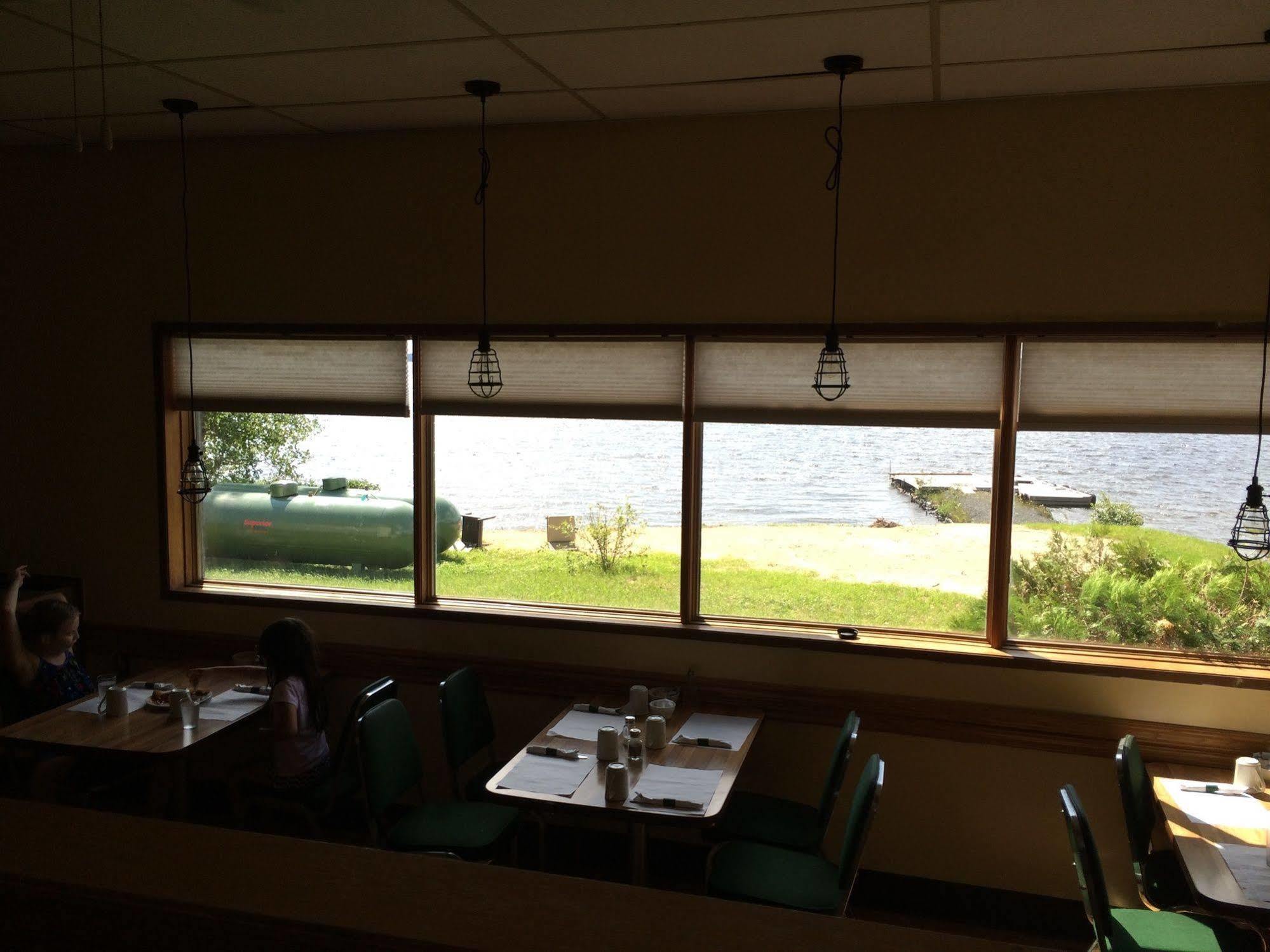 Pickle Lake Hotel ภายนอก รูปภาพ